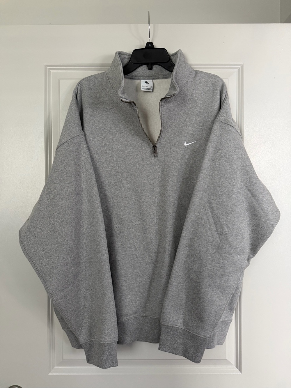 Nike Men's Light Grey Half-Zip Pullover Sweatshirt